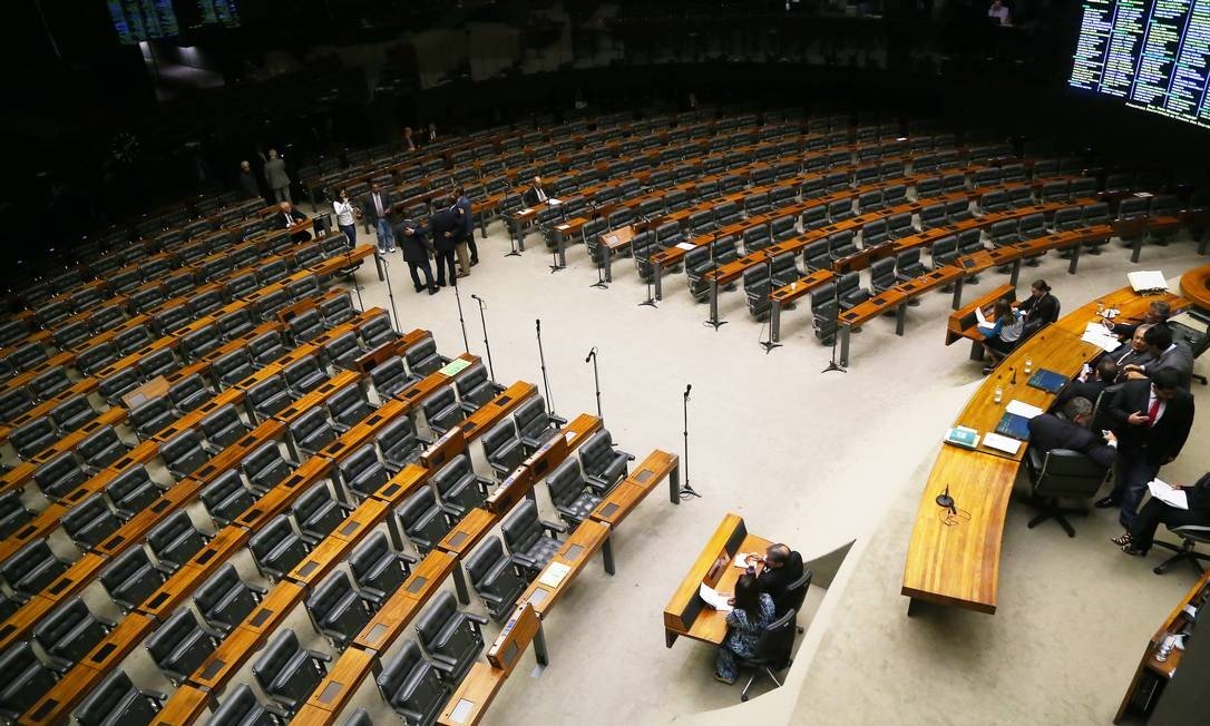 Oposição articula com centrais sindicais protestos contra reforma na Câmara