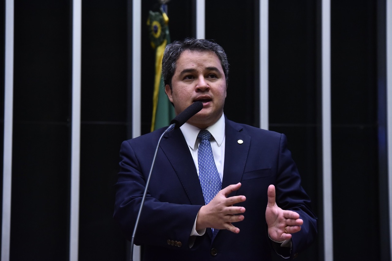 Efraim Filho vota pela derrubada dos vetos das leis Aldir Blanc 2 e Paulo Gustavo