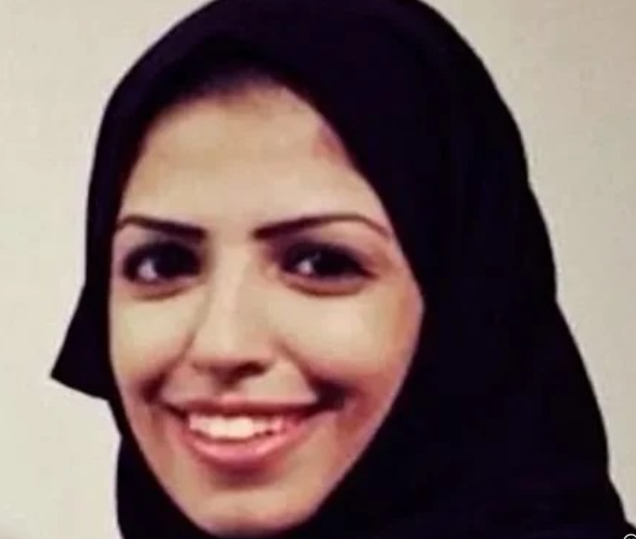 MUNDO . Ativista saudita é condenada a 34 anos de prisão por tuítes