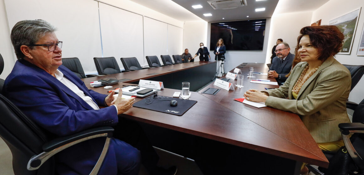 João Azevêdo recebe visita da presidente do TRT-PB e destaca importância da harmonia institucional no desenvolvimento da Paraíba 